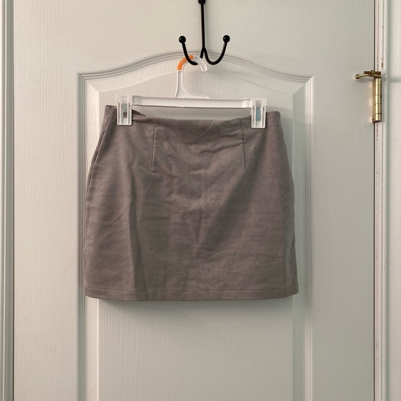 Grey Skirt - Picture 2 of 3